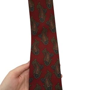 Paul Stuart 100% Silk Tie Made in Italy Red Paisley Classic Designer